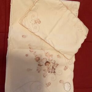 Table cover and napkins